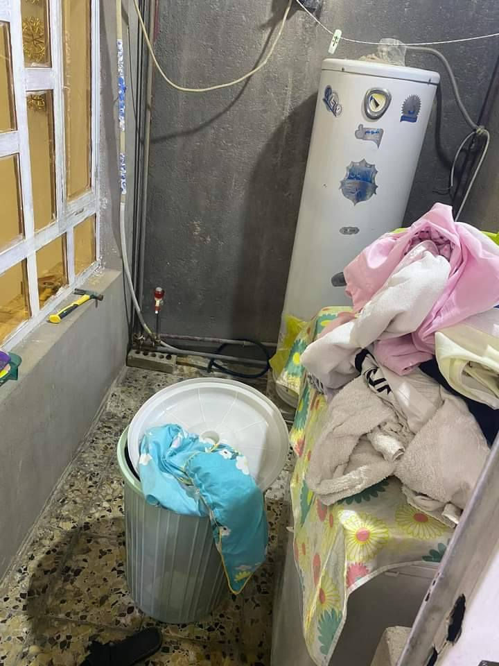 سلام عليكم بيت🏠 للبيع 100 متر طابق ونص طابو صرف نضيف جداً  في الأمين الثانيه السده قرب ساحة زمن السعر 120 وبيه مجال للأستفسار *********** مكلف بلنشر اتصلو علئ الرقم وأستفسرو
