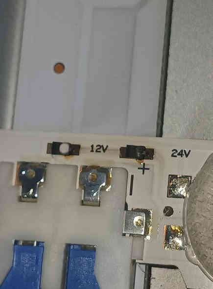 صيانه شاشة سامسونك ماليزي تبديل تخم LED اصلي مع ضمان سنه كاملة عنواننا كركوك القادسية الثانيه شارع ابو خطاب 
***********
