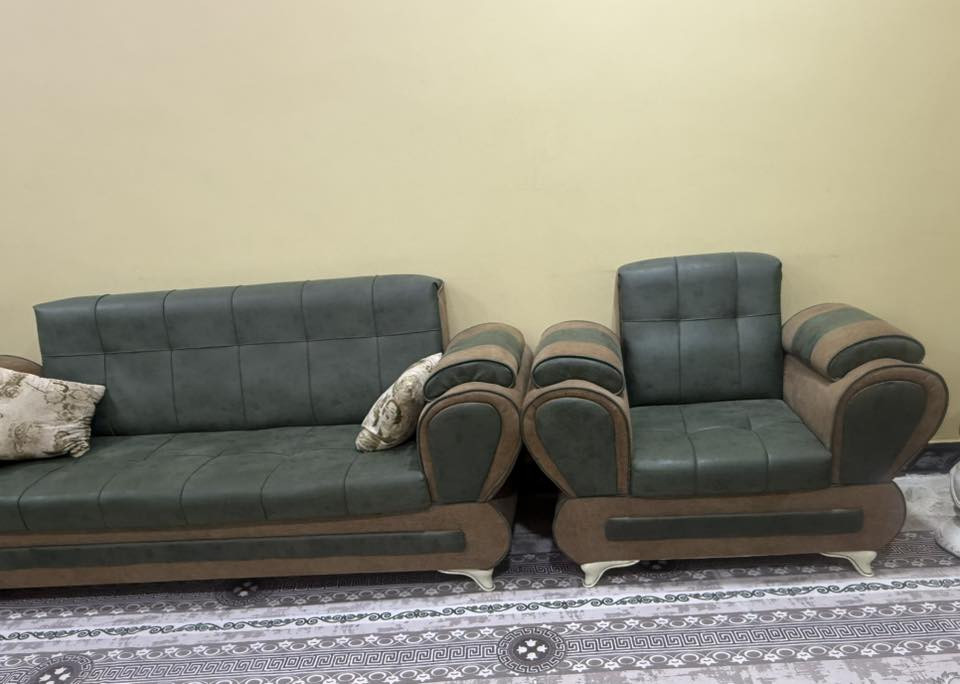 رقم الهاتف واتساب  *********** لبيع مكانة الماجدية العمارة سعر 650 وبي مجال 10 مقاعد 3+3+2+1+1
