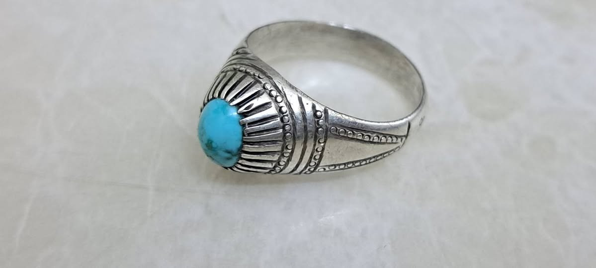 نيشابوري  قياس ٢٣   سعره ٤٠ الف دينار


**إذا كنت صاحب هذا الإعلان وتريد حذفه لأي سبب، رجاءا أرسل رسالة إلى الدعم الفني**