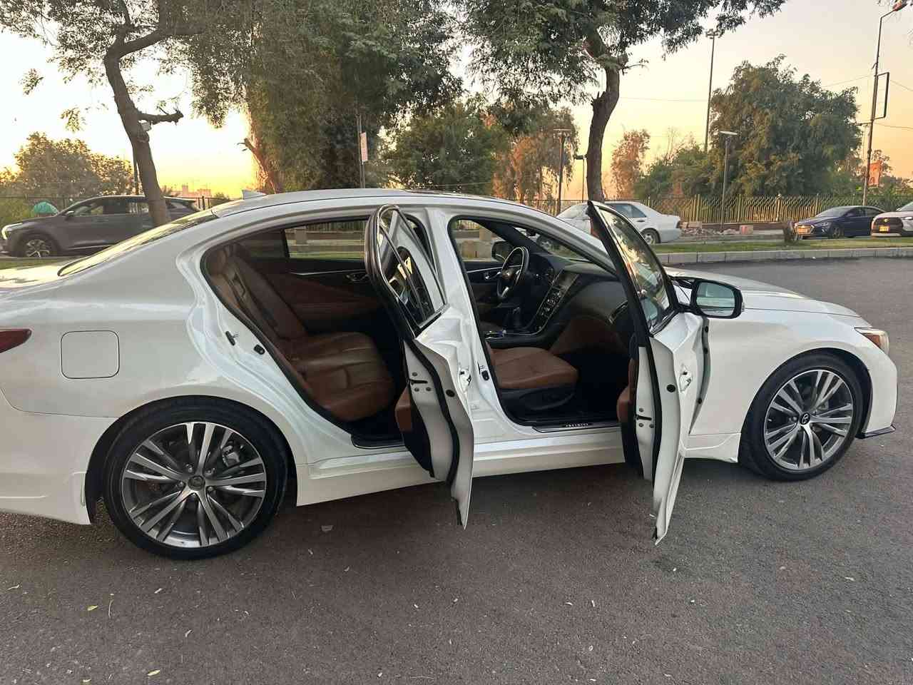 السلام عليكم موديل 24 اخت الزيرو بس صار بيها حادث دراجه طب بالبابين عكس السايق فوك حادث امريكا الموضح فينرادلها بارد البابين ابيع على وضعها بكسران 160 ورقه 
***********
