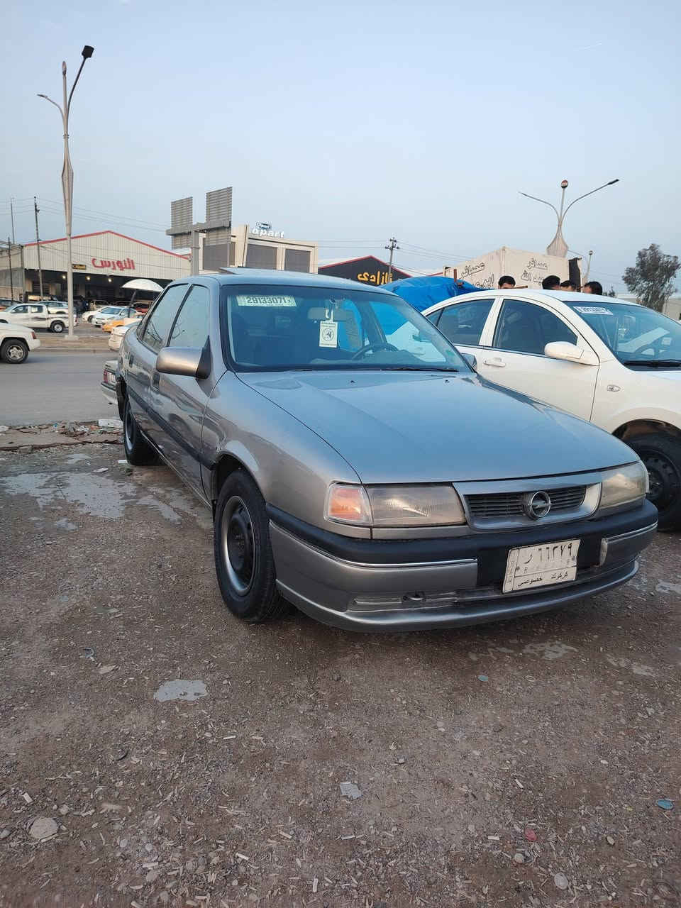 اوبل فكتره موديل 1993
مشروع وطني دفتر بنزين بي
محرك كير بل شرط
سقف سلايت قفل مركزي باور
سعرها 47 سياره بدون مصرف
مكان كركوك ***********
