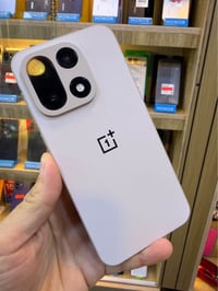 One plus 15  ذاكره 512  نسخه عالمية  ملحقات شاحن فقط  السعر 1075,000/ا...