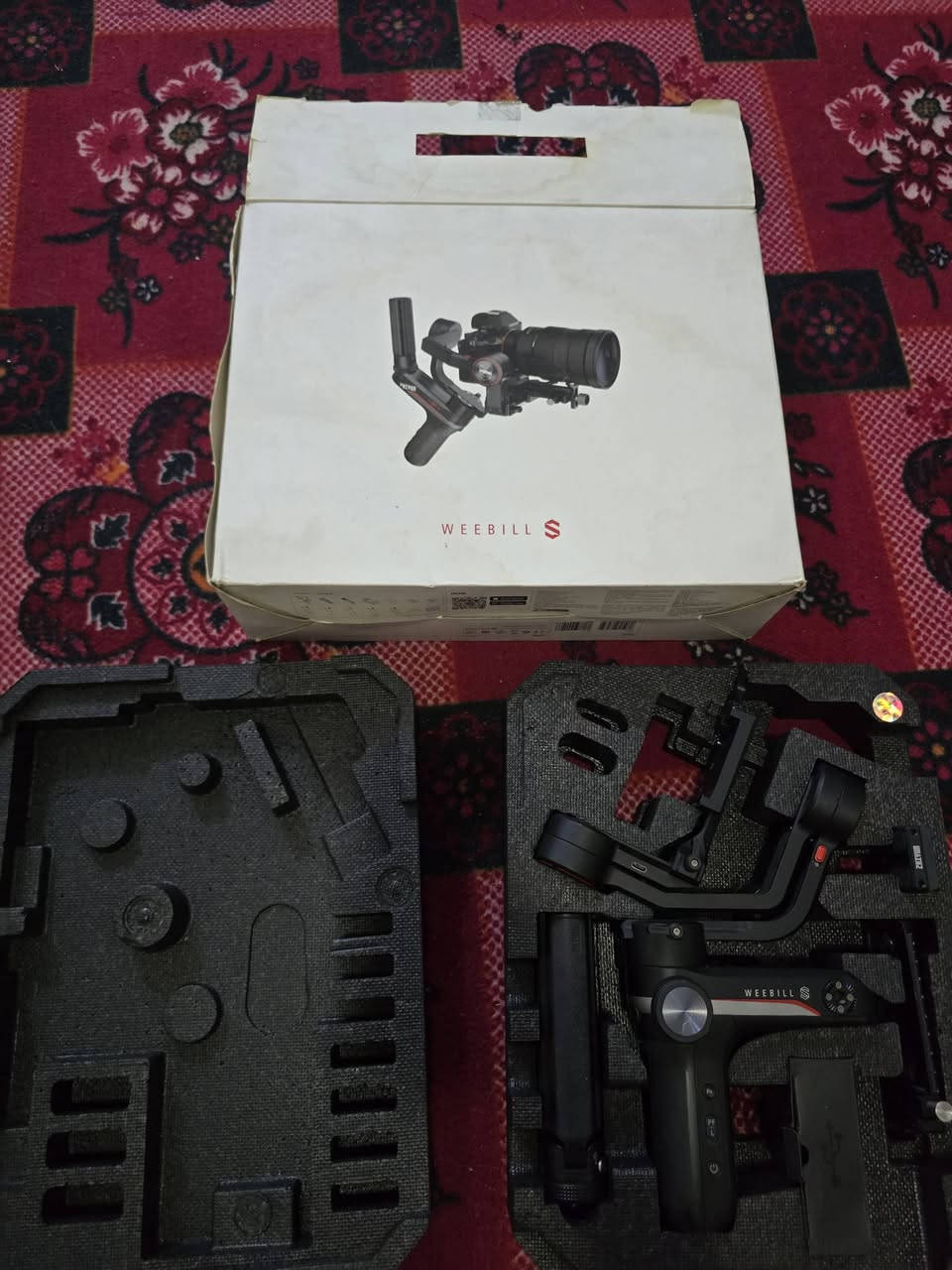 روننن للبيع 
Zhiyun Weebill-S ، وهو مثبت للكاميرات 
(Gimbal) مصمم للاستخدام  منع الاهتزاز أثناء الفيديو 

يتميز المنتج بتصميم مدمج وخفيف الوزن مما يسهل حمله واستخدامه في التصوير أثناء التنقل.

يأتي المثبت مزودا ببطاريات ليثيوم أيون تدوم طويلاً وشاحن ولوحة تثبيت سريعة وكابلات توصيل مختلفة

مكان الناصرية توصيل جميع المحافضات واتساب ***********
السعر 250 الف
