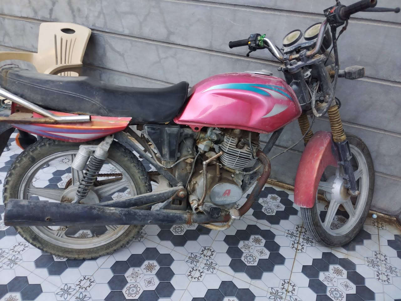 من رخصت مدير الكروب المحترم متاح دراجه دايون شغاله بيهه حادث كوم حديد انطيك مكفوله س 250 مكاني كربلاء طويريج *********** /// *********** مروس حسب القناعه
