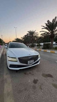 جنسزز g80 2023  فئة الbase ماشيه 45 الف محرك 2.5 توربو رقم بغداد السيا...