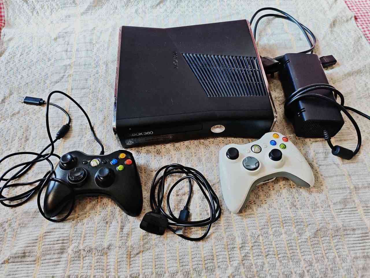 اكس بوكس 360 لمس (سلم) 
مساحة 250 GB
مع الملحقات الموجودة في الصورة. كركوك, العراق


**إذا كنت صاحب هذا الإعلان وتريد حذفه لأي سبب، رجاءا أرسل رسالة إلى الدعم الفني**