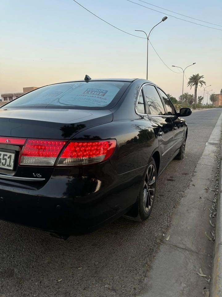 السلام عليكم للبيع هونداي ازيرا 2009خليجي  السيارة بيهة 3قطع صبغ فقط بدون اي دواخل  وبدون حادث السيارة فول مواصفات رقم سليمانية  بسمي شرط التحويل ارقام وسنوية جدد مكينة 3300  المواصفات فتحة سقف كشنات جلد كشنات كهرباء مري شفط اشاير بلمري شاشة وكامرة وحساسات  لايت زنون سستم سماعات انفنتي  مكاني بغداد الشراي اتصل وبيك  خير ودلل ***********السيارة احلا من الصور  وجاهزة
