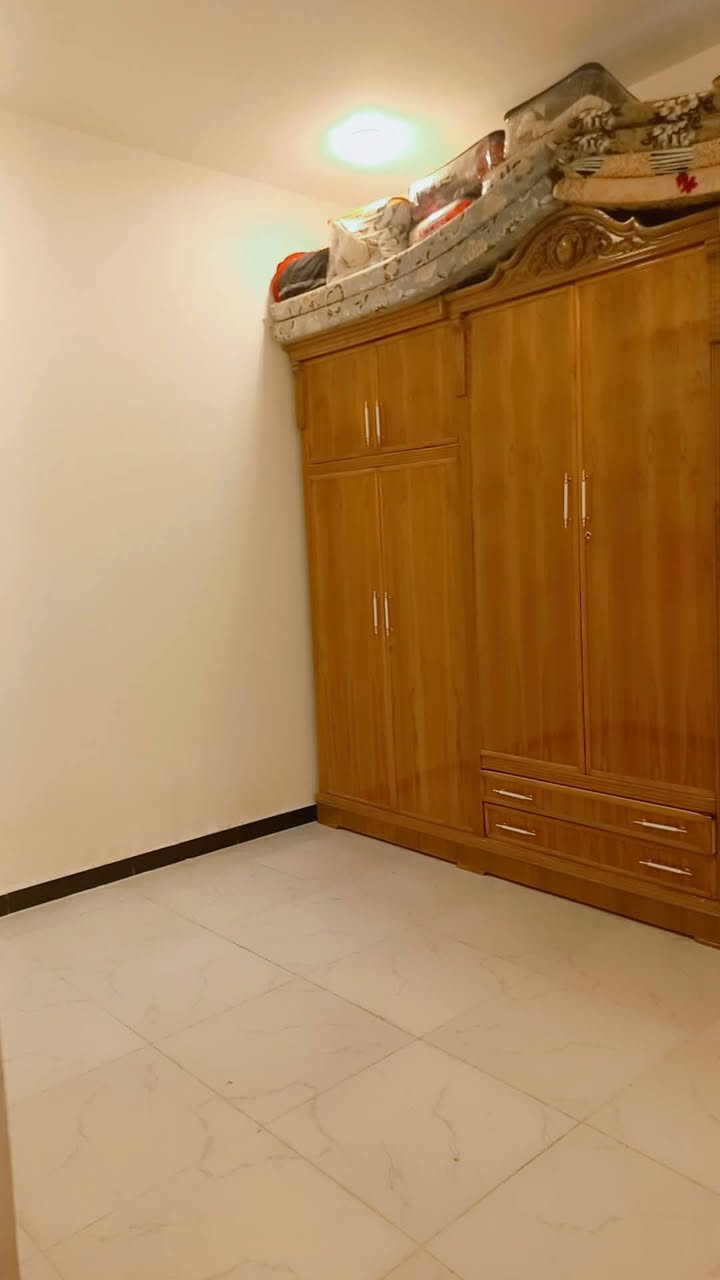 السلام عليكم بيت 100 مترللبيع قرب شارع الكفيل ***********
