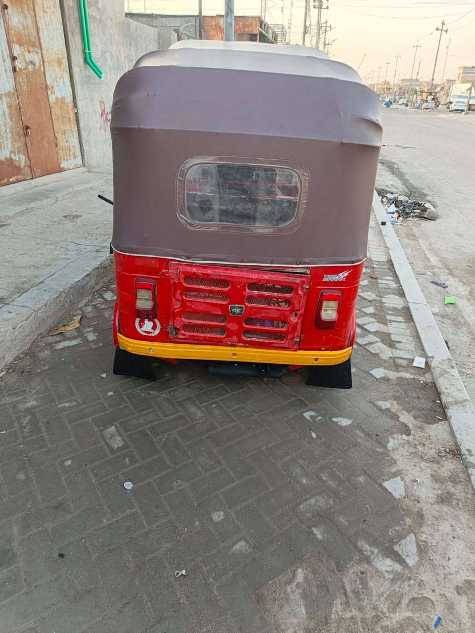 سلام عليكم تكتك 2018داخله 2019رقم وسنويه راعيه موجود تحويل ثاني يوم بصره حي الحرار قرب المحكمه العسكري ***********
