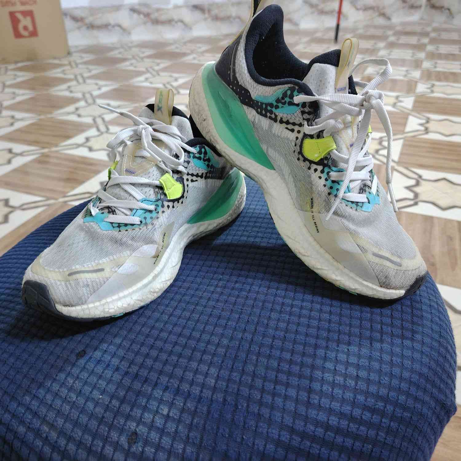 باله الاصلي اوربي قياس واحد 40.  واحد 41  البيع


**إذا كنت صاحب هذا الإعلان وتريد حذفه لأي سبب، رجاءا أرسل رسالة إلى الدعم الفني**