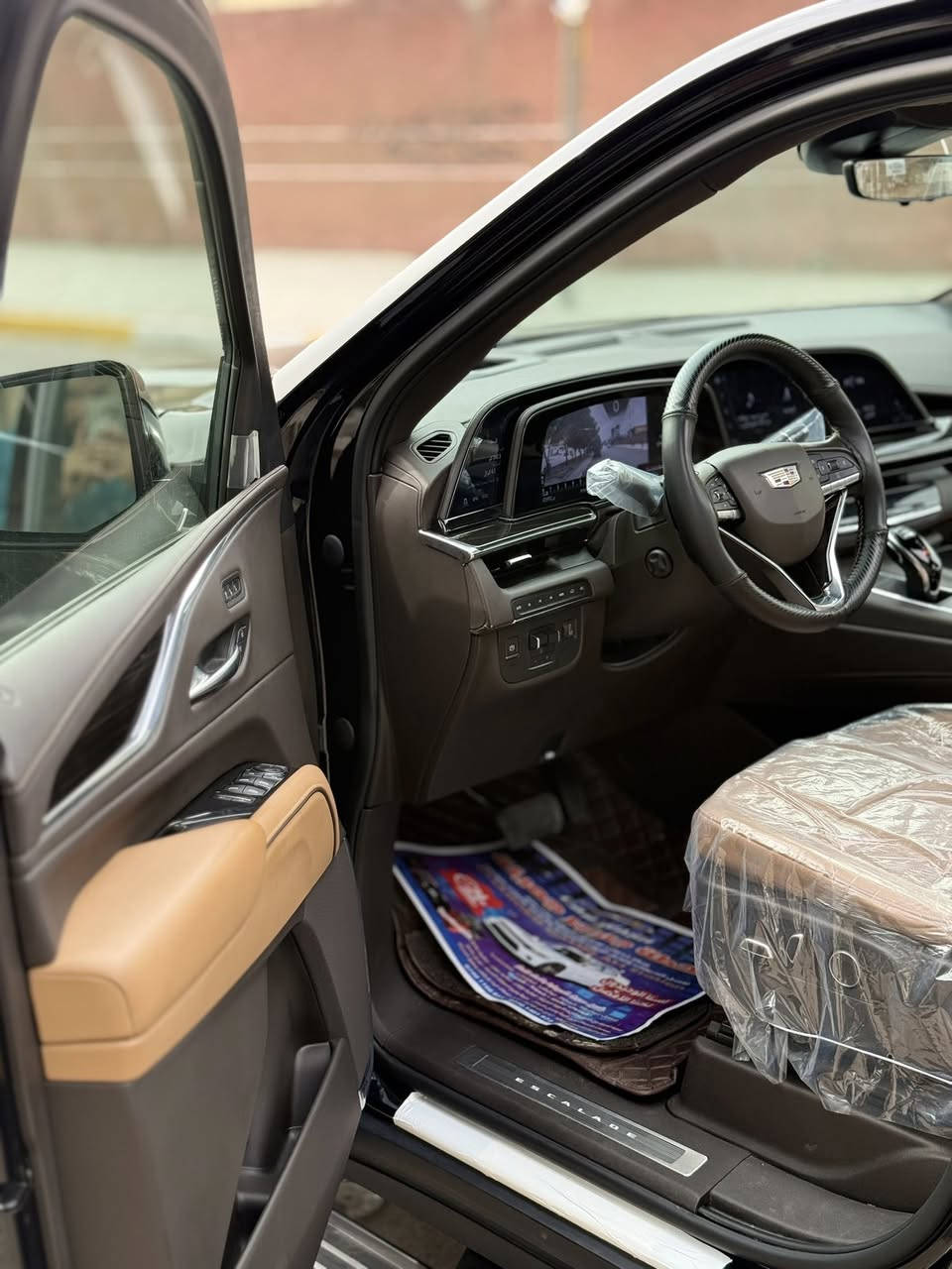 ⭕️للبيع كاديلاك 2023 خليجي⭕️
36 سماعه وكاله المنصور داخل الضمان
رقم بغداد كفاله من الصبغ والتبديل والشخط والرصعة
 جديده جدا السياره كانت مغلفة اني شلتة ppf
 💢ماشيه 43000km ...💢
(المواصفات اعلى فئه 1/1 خليجي
من عدا المساج )
بصمه
بانوراما
جكات
سماعات 36
كراسي خزن 
رادار امامي وخلفي وجانبي
 نقط عمياء
عدد كامرات 5
عدد شاشات 3
كراسي كهرباء
كراسي تدفئه
كراسي تبريد
تشغيل عن بعد جنطه كهرباء
شاشه ديجيتال
هند بريك بصمه
دوس كهرباء
الى اخر …السياره غنيه عن التعريف

⭕️السعر : 79،300$ يعني 7 شدات و93 ورقة وبيه مجال بسيط ⭕️

للاستفسار اكثر : ***********
