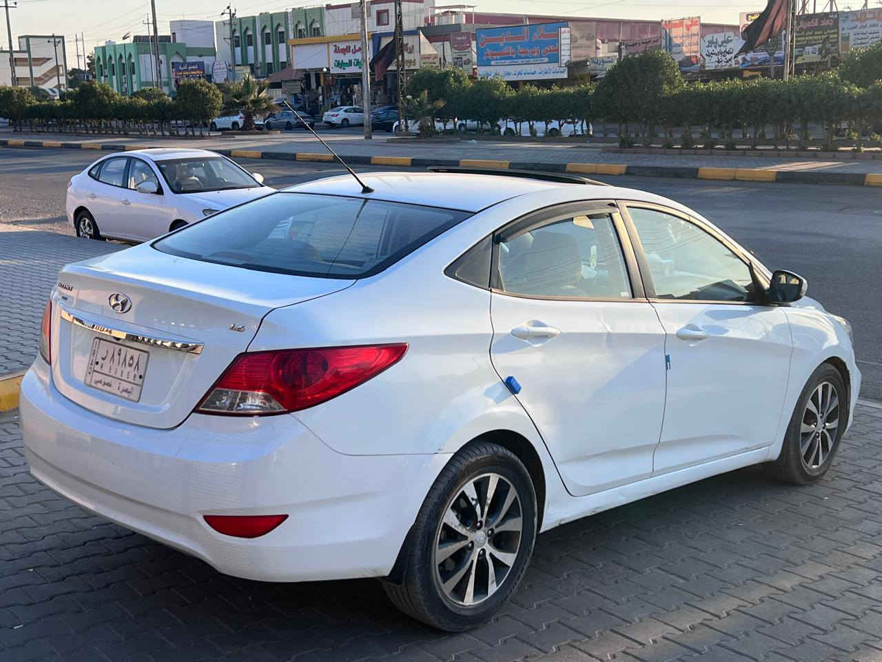 اكسنت ٢٠١٤ خليجي بصره شرط التحويل
السياره جاهزه 
بيها جاملغ مبدل وباب السايق صبغ
السعر ٨٩$
للاستفسار ***********
مكاني بصره ابوالجوزي
