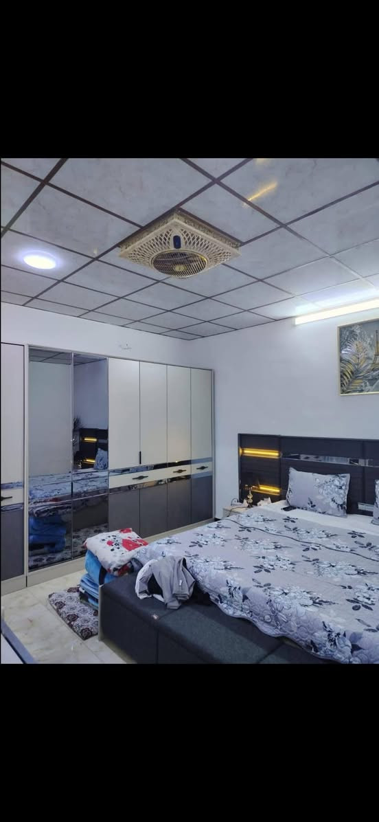 فر
دار للبيع طابق ونص 
المساحة ١٠٠م بناء حديث سقف مغربي فول سيراميك 

طابق الاول استقبال مطبخ وغرفة نوم وصحيات داخلي وخارجي درج داخلي الطابق الثاني غرفة نوم وصحيات وهول وسطح 

نوع العقار بلديه معاملة كامله بيها تسلسل 

سعر 62 وبي مجال

الموقع حي العسكري خلف صيدلية كردستان 

الاستفسار *********** او *********** او زيارة المكتب ارو
