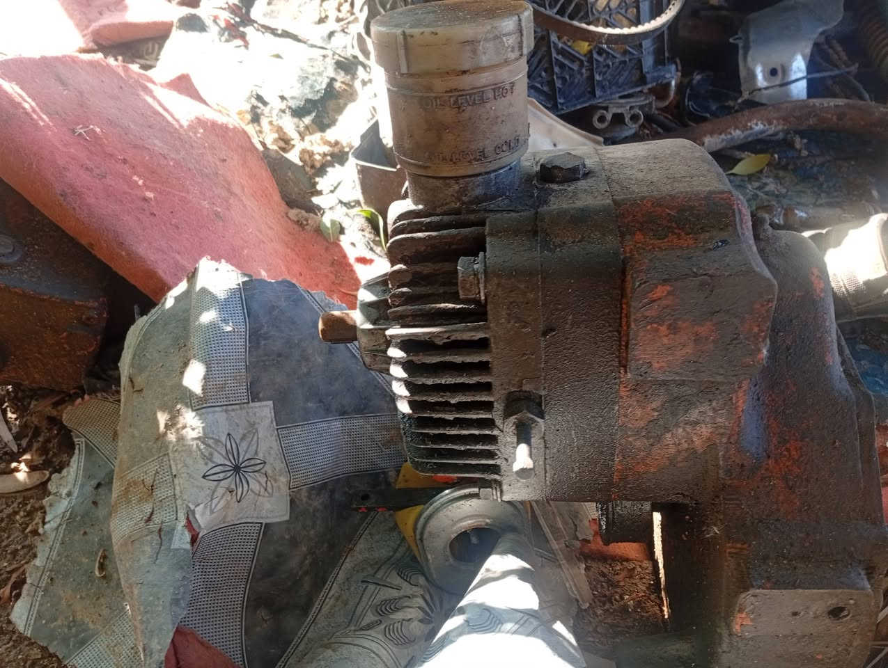 للبيع شاصي +مضخه هدروليك نص عمر من تحمه تأخر بل شغل 
الشاصي مثل ماموضح رولات انضاف دشالي جدد شرط الهزاز بيه براغي سايفه جها وحده 
السعر قيم وأخذ بما. يرضي الله مكاني سماوه ***********
