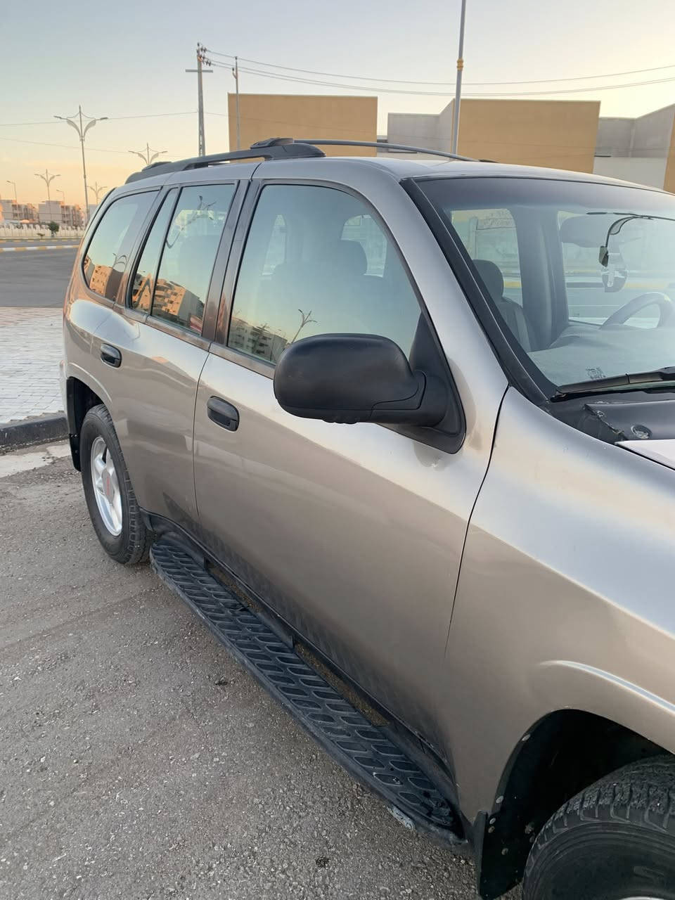 سلام عليكم انفوي سياره جديد مكينه وكير وكهربائيات وتبريد حداديه  تخم تاير كله خير من الله غرفه جديده السعر ٧٠وبيه مجال حك الجيه  بسمي مشروع وطني مكاني كربلاء رقم التلفون ***********
