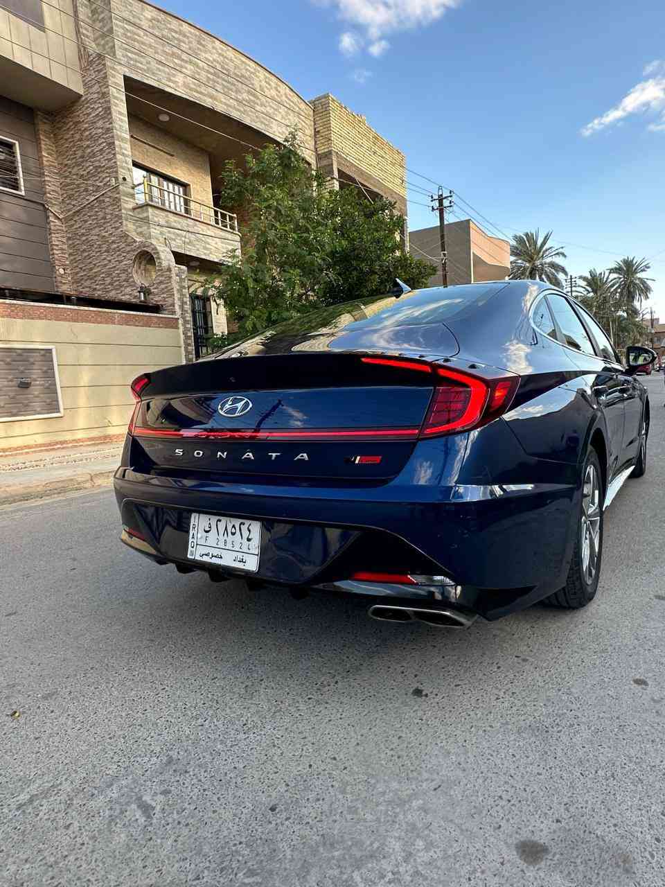 السلام عليكم 
للبيع هونداي سوناتا 2020 فول مواصفات 
بانوراما
بصمة
جلد قرميدي
تشغيل عن بعد
لايت زنون 
مكينة 2500 
السيارة رقم بغداد باسمي
حادثهة جاملغ وبنيد بدون دواخل ايرباك دركة فقط
للاستفسار *********** مكاني بغداد حي الجامعة
