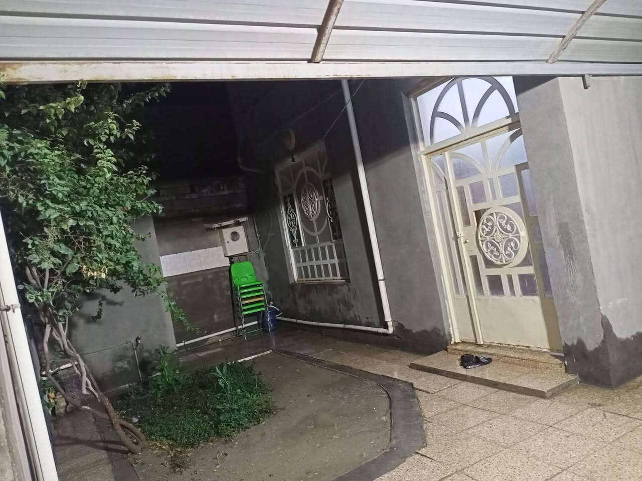 بيت للبيع 200 متر ...حي العسكري الثاني ... مطلوب عقاري 12 تسديد بالشهر 150 الف  للاستفسار ***********
