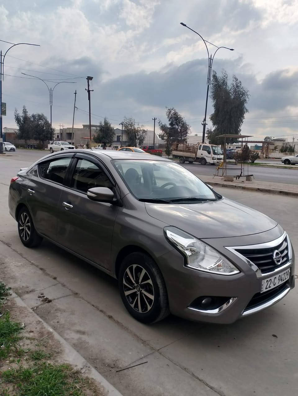 السلام عليكم اخواني نيسان صني للبيع 2023 على وضع الشركه بدون صبغ بدون اي شيء تريد وكاله تريد تحويل بكيفك ***********
