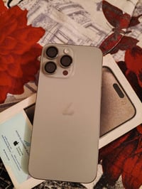 آيفون ١٥ برو ماكس • ٢٥٦ • مكفول شرق اوسط