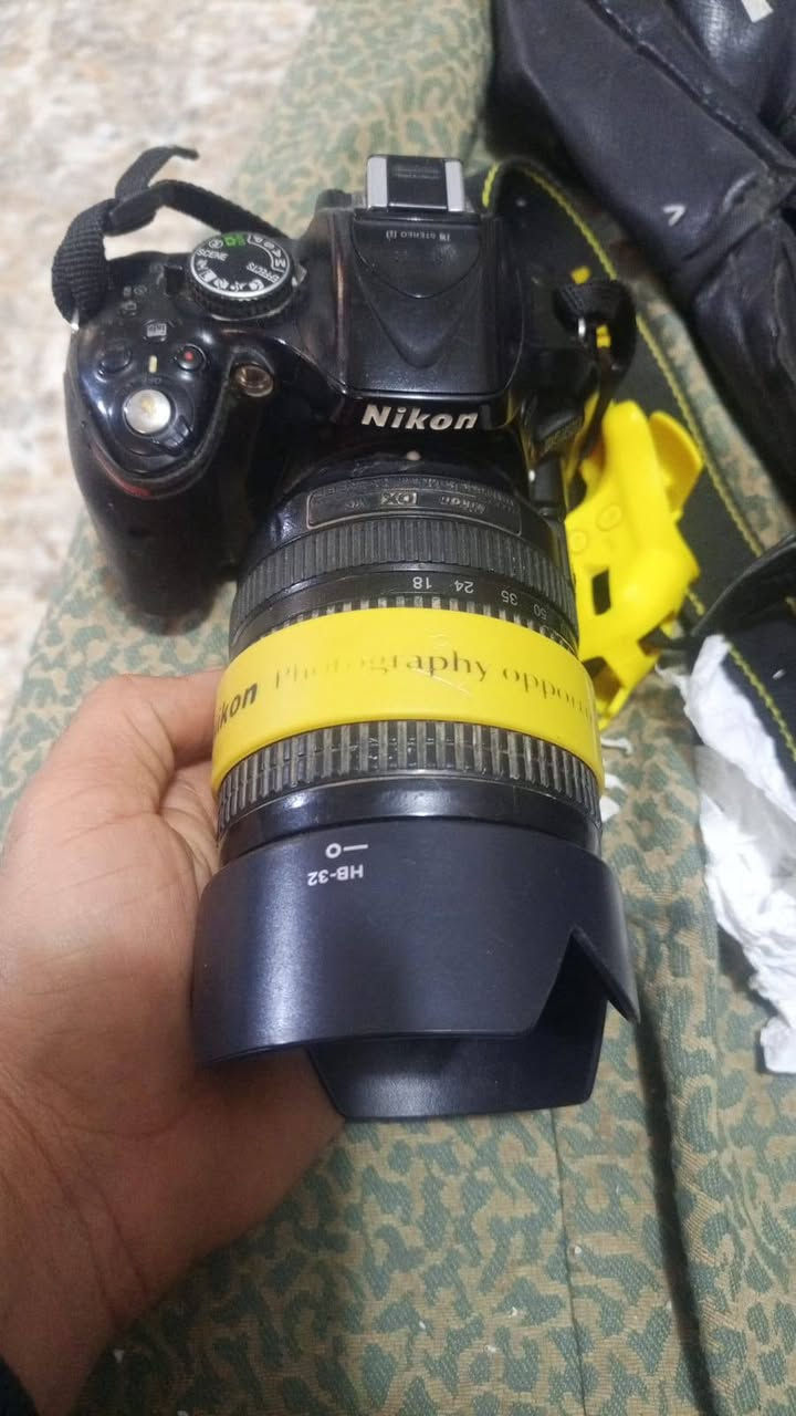 كامره نيكون مستعمله لبيع 7500 D

عدسه 18_140
شاحنه 
بطاريه 
حزام 
جلاتين
جنطه 
الرام 16 
سعره 300 وبيه مجال 
خاص مفتوح


**إذا كنت صاحب هذا الإعلان وتريد حذفه لأي سبب، رجاءا أرسل رسالة إلى الدعم الفني**