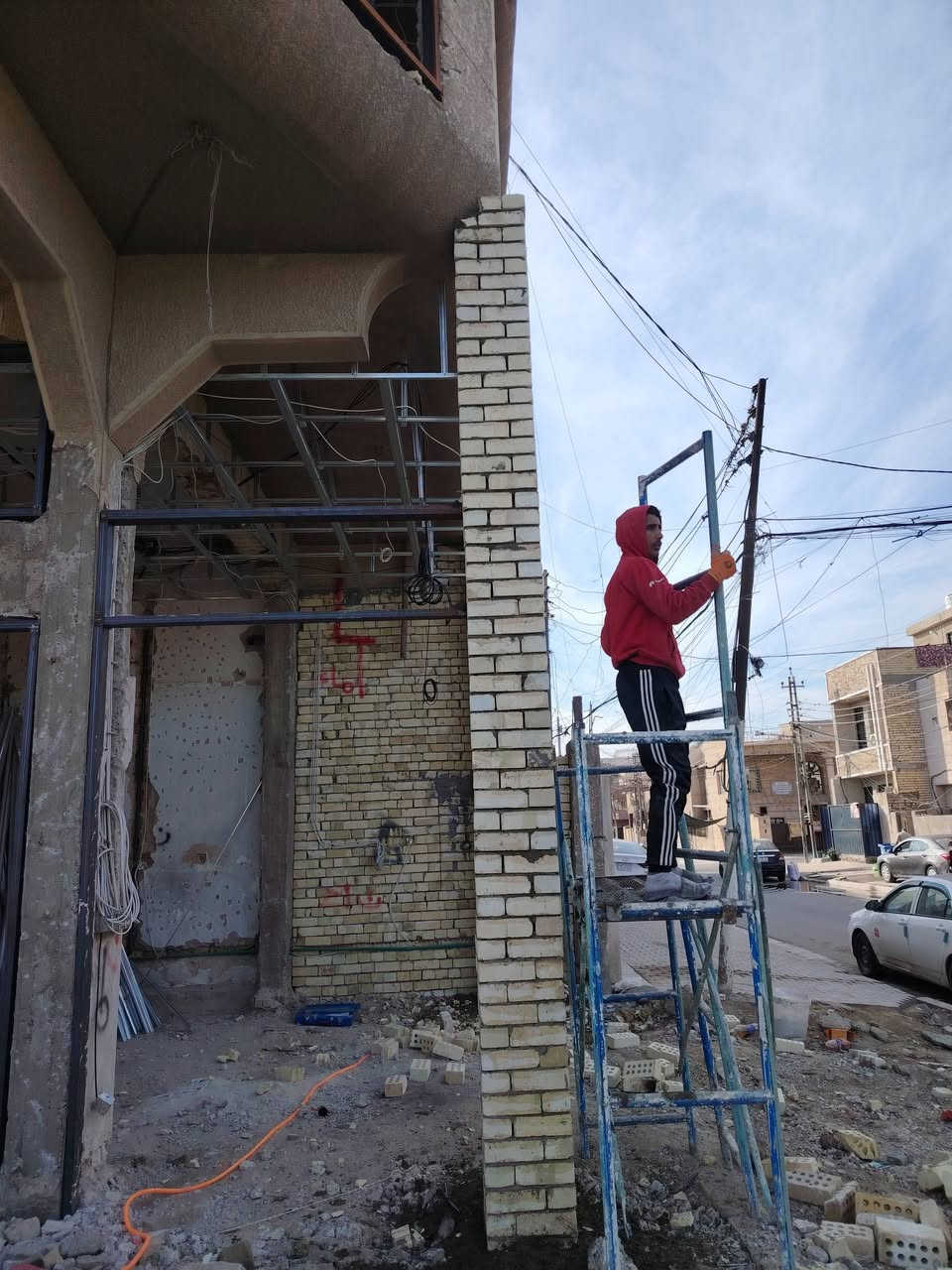 ‏✨ – كادر بصمة إعمار ✨
‏📍 كادر عمال بغداد فقط
‏
‏نقدّم لكم جميع أعمال البناء والتشطيب باحترافية عالية 👷‍♂️🔧
‏
‏⚡ تأسيس كهرباء كامل
‏🔨 تشليع الكاشي + تطبيك الكاشي والسيراميك
‏🏠 إعادة ماستك الأسطح ومعالجة التسريب
‏🪜 تفليش، تقشير الجدران وأعمال الصيانة
‏🚿 تقفيل وتجهيز الحمّامات
‏🚚 تنظيف البيوت
🖇‏ديكور وجبسن بورد صبغ 
🧱👷‍♂️بناء درجا اولئ

‏✅ دقة بالعمل
‏✅ سرعة بالتنفيذ
‏✅ أسعار مناسبة
‏✅ التزام بالمواعيد
‏
‏📞 للتواصل اتصال أو واتساب:
‏📱 ***********. ***********
‏#الطائي_للعمار_ولديكور
‏🌟 كادر بصمة إعمار… شغلك أمانة بيد أهل الخبرة 🌟
