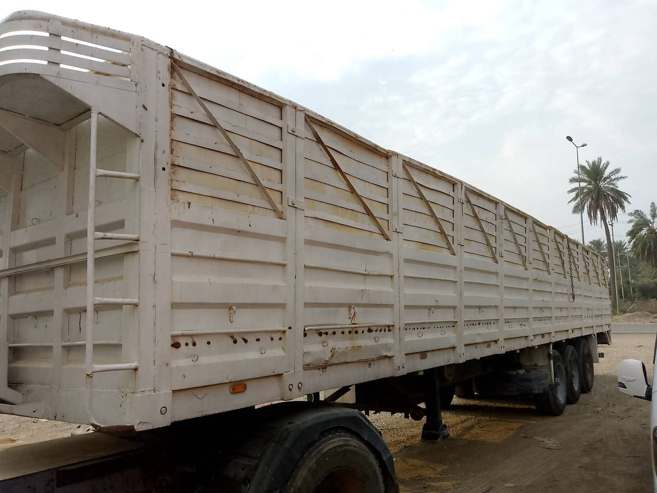 سلام عليكم عربانه للبيع الطول 13/60 دنكير تعليك وركه زت فوق الدنكير تخم تأير جاهزه للشقل العنوان واسط الحفريه للاستفسار اتصل ***********
