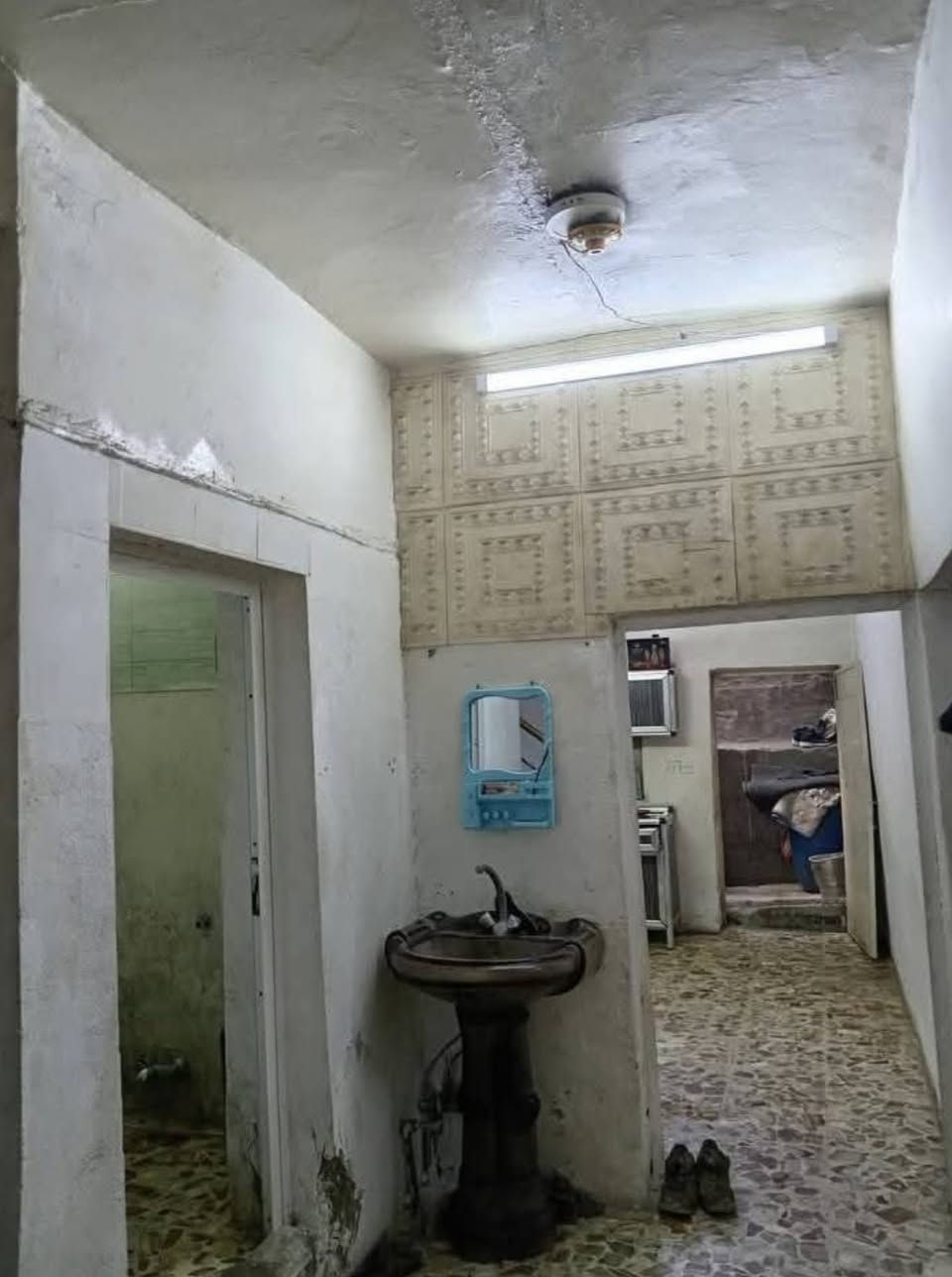 ــِۖلُأمٌ  (💜)ـكـۜم طابقين 144متر
دار للبيع قطاع76مقابل 33اقرب
 نقطة دالة جامع الامام المهدي المنتظر 
طابيقن عگاده ثلاث غرف في الطابق الثاني 
استقبال 4×7
صاله5×5
مطبخ 5×5
غرفه نوم 6.50×5
حمامات مع توليت 2
حمام داخل للبيت 
الطابق الثاني 
غرفه فوك 5×5
غرفه4×4 
غرفه 6.50×5
البيت كادمك شوف يعجبك انتصل هلان وسهلن بيك 
الاستفسار على رقم ***********
