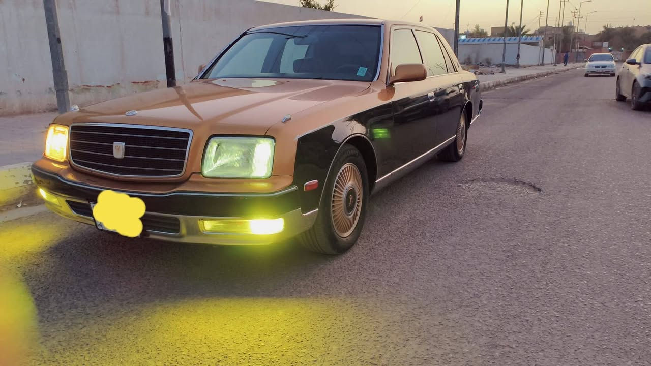 كراون سنشري ياباني
كصه قماره بيه رقم وسنويه 
جاهزه من كلشي تفاصيل اكثر 
***********
