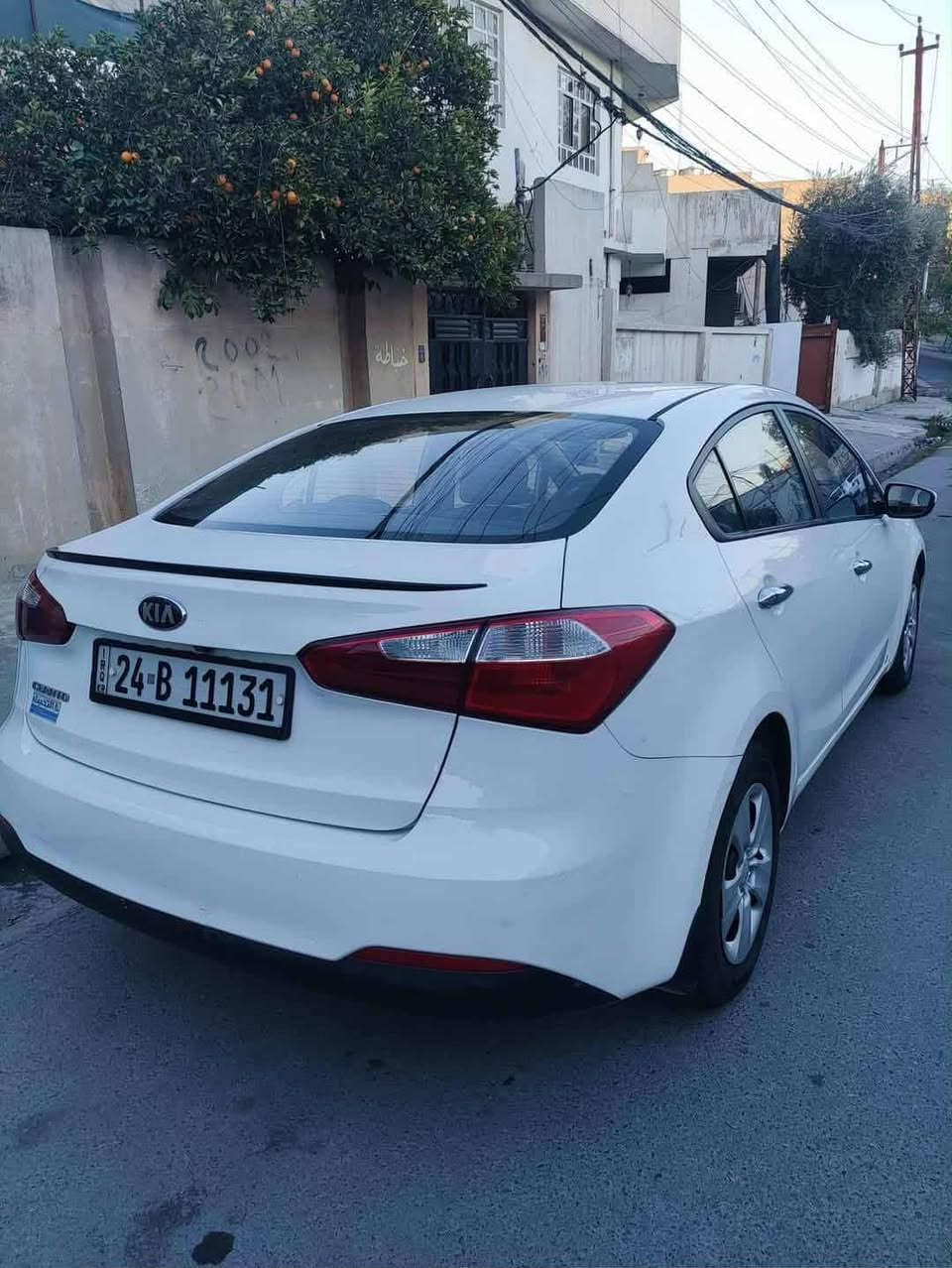 كيا سيراتو 2014 خليجي 
مع كوبون بانزين 
 مكفوله بدون صبغ بيها بس بالدوسه ، وبارد الجاملغ الامامي وبالدوسات  وباردات بسيطه 

مواصفات سيارة 

محرك 1600 دوش 
ارضيه تغلف جلد  
تبريد تدفئ شغال 
كهربائيات كلها شغاله 
كامره خلفيه 
رقم مميز 11131 دهوك 
 السياره بسمي تحويل ثاني يوم 
طخم تايرات بحاله جيده 
صدر حداديه دبلات جديده 
تحكم ستيرن 
 
سنويه تسقط 2028
باقي المواصفات معروفه 
كير محرك شرط 
مكان سيارة موصل /حي الحدباء 
السعر 115 بيها  المعامله بعد المعاينه 
رقم الهاتف 
***********
