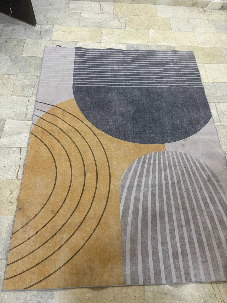 السلام عليكم اخوان عندي زوالي كاربت ٦ قطع ب ٥٠ الف شلعه
قياساتهن 2x3
175x230
290x190
290x190
180x240
280x2
عنواني الدوره ***********
