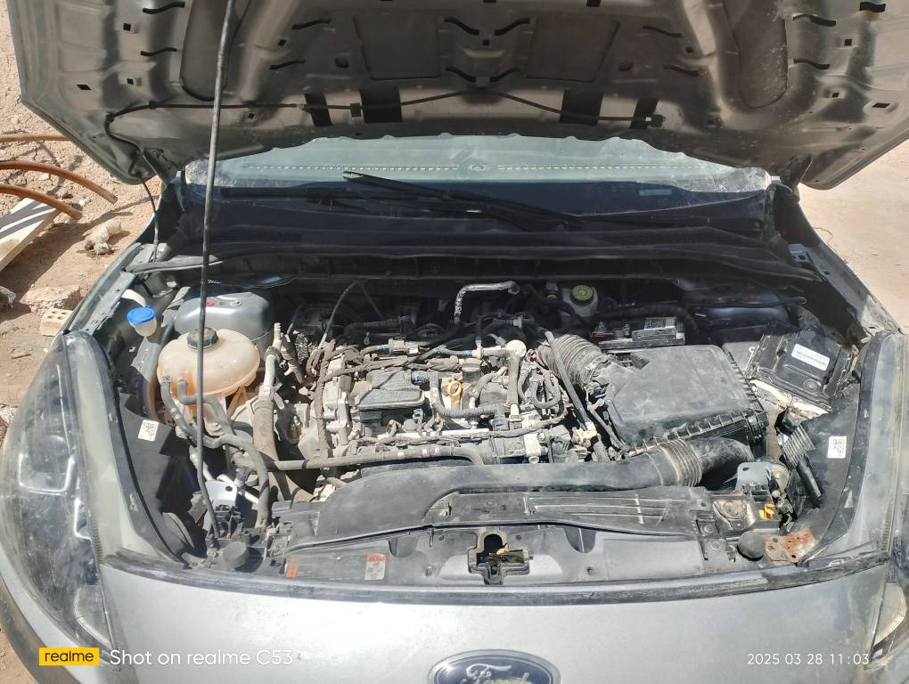 فورد سكيب se فول عدا الفتحه رقم انكليزس باسمي م2022 حادثه متجايه فقط سمكره وصبغ لا كص ولا تبديل السعر110 ورقه وبيه شويه مجال مكانه كربلاء ***********
