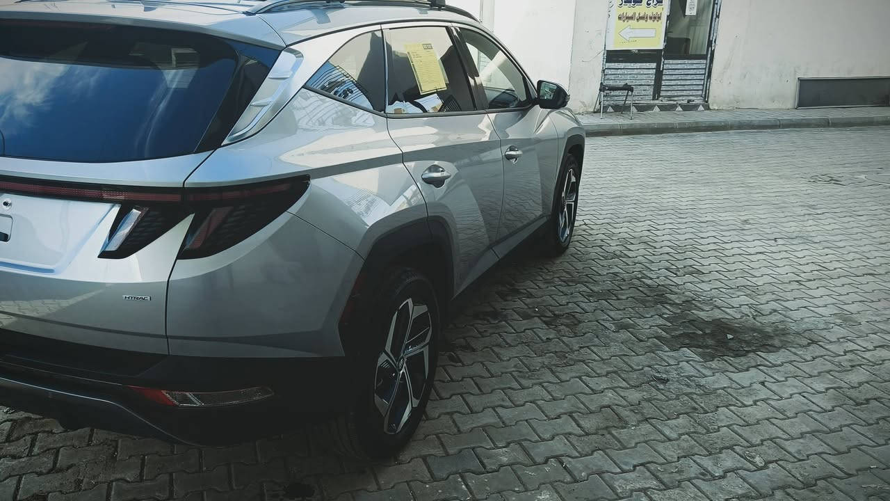 ......هونداي توسان بانزين موديل2024
....لمتد فوووول مواصفات بانوراما 
......... أعلى فئة بالتوسان جديدة جدا
....ماشية 14400 ميل حقيقي 
........لون سلفر فضي
..داخل جلد ابيض
...سيارة بدون إيرباك بدون تبديل بدون حادث
......المواصفات 
.... لمتد vip فول الفول أمريكي 
بيهة رصعات اثناء النقل مثل ماموضح
رقم الشاصي بالمنشور
.............. LIMITED VIP
1- بصمة تشغيل 
2- بصمة أبواب لمس دخول ذكي 
3- بنوراما على طول السيارة 
4- صندوق كهرباء شفط 
5- كامرات 360 درجة
 ( جانبية - أمامية - خلفية ) 
6- كامرات مع الأشارة 
7- السيارة تتقدم وترجع بالبصمة 
8- تبريد وتدفئة بالكشنات كشنات أمامية وتدفئة بالكشنات الخلفية
9- رادرات وسياقة ذاتية 
10- الكشنات الأمامية كهرباء 
11- أضواء محيطية 
12- كشنات خلفية هيتر 
13- مرايات تعتيم ذاتي 
14- أبل كار بلي 
15- أندرويد أوتو 
16- شاشة دجيتل 3 أشكال للقيادة 
17- أشاير ترحيب 
18- أضواء أمامية LED زنون 
19- أضواء خلفية LED
20- نظام سماعات BOOS🔊🔊
21- فول أوامر صوتية 
22- جامات أوتو 
23- قطعتين تبريد 
24- إشارات ب المري
25- كير دگم 
26- شفتات ستيرن 
27- تحكمات ستيرن 
28- السيارة فور ويل 
29- هاند بريك بصمة 
30- شحن واير ليس 
31- منافذ شحن 
32- أوتو هولد 
33- تشغيل عن بعد 
34- السيارة أوتو بارك 
35- حساسات أمامية 
36- حساسات خلفية 
37- گير ٣أنظمة أيكو وسبورت ونورمل 
38- رادار أمامي رادار خلفي رادار جانبي 
39- نقطة عمياء 
وبعد بيها هوآآي مواصفات 
للبيع بدون مراوس
السيارة بدون رقم تترقم بأي محافظة عدا كردستان 
العنوان بغداد
تلفون أو واتساب***********
