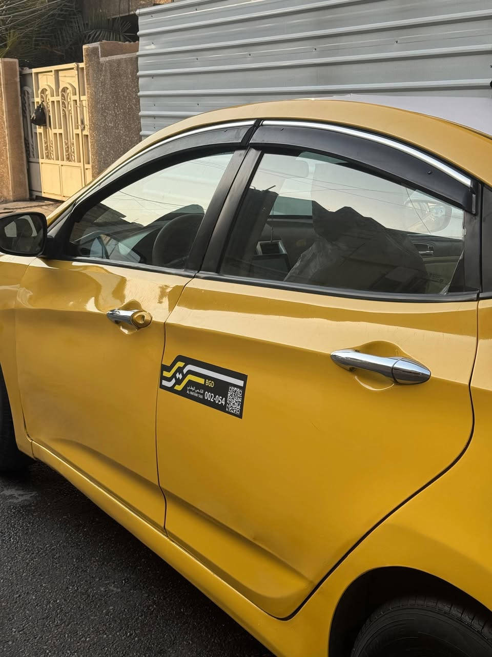 اكسنت 2015 خليجي
1600 دوش 
سلايت فتحتين 
دواخل لونين تو كلر 
سلايت فتحتين 
تحكم ستيرن 
كهربائيات كلها شغالة 
تخم تاير،جديد 
شاشة (يوتيوب+ بلوتوث ) 
ستيكر التكسي الوطني الجديد مصرح من وزارة النقل
زوج زنون اصلي 
كلشي جديد بالسيارة والسياره نكره تشتغل وخير من الله 
سعرها 83  
للتواصل *********** 
عنواني بغداد البنوك
