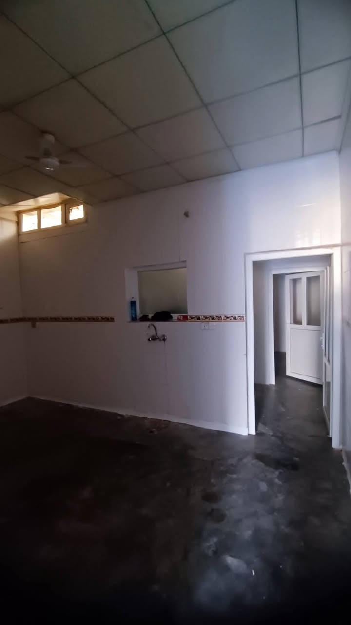 #خانووی_نایاب بۆ فرۆشتن ⛪💒
ناونیشان 📍کەلار _ ناحیەی ڕزگاری (سموود) 

🔴 گەڕەکی ئاوباریک نزیک مزگەوتی عومری خطاب🌆🌃  
🔴ڕووبەری 5 بە 20 = 100 مەترە 📏📐
🔴 ڕێگەپێدانەوبەشەردی وەکالە 🖼️
🔴 شوێنێکی زۆۆر خۆش و دڵگیری هەیە. 
🔴 کامل ژوورەکانی 1.20 کاشییە
🔴 نزیک هەمووخزمە گوزاریەک  🛍
🔴هەموو مواسەفاتێکی تیاکراوە🎁

🔴 ژوورەکانی ئەم خانووە پێکهاتووە لە ⬇️

🔵 میوان 🪑🚪
⚪ مساعد مطبخ 🍽️🫖
🔵هۆڵێک 🖼️
⚪ژوورێکی نوستن 🛋️🛏️
🔵ڕۆشنایی 🪟
⚪ مشتەمەلات 🛁🚿

بۆ زانیاری زیاتر
ژم***********
ژم***********

ئێوەی بەڕێزیش هەر موڵکێکتان هەبوو بۆ فرۆشتن یان ویستان بیکڕن دەتوانن ڕەسم و زانیارییەکانتان بنێرن بۆ ژمارە ڤایبەری 📳
