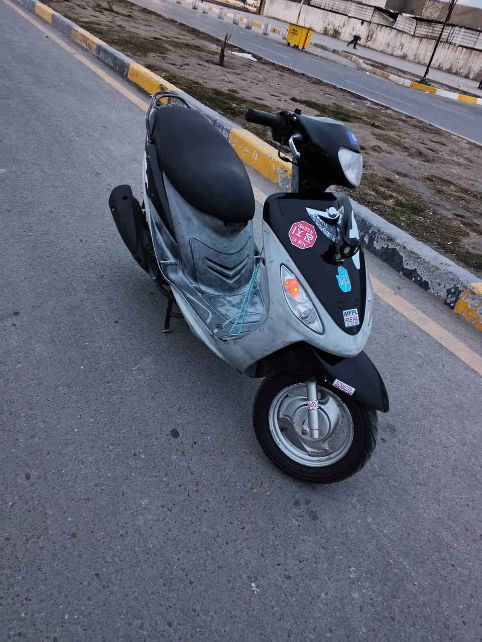 سلام عليكم شباب من رخصة الادمن شباب دراجة ماكس منغولي 120 دراجة مكينتها  رمبة ما مفتوح مكفول كفالة عامة المحرك نعومة فول شلعة ومعدل كلجات مال رمبة تخم تاير رمبة دبل خلفي رمبة كفر تايوان كابريتر تايوان فقط؟ السعر 600 و بيها مجال للاستفسار ***********
