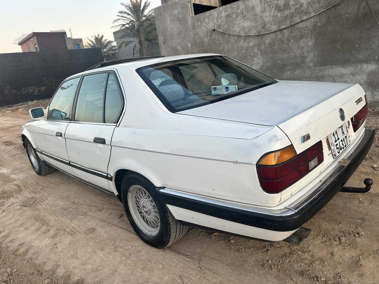 بيئم موديل ٩٢ رقم بغداد بسمي حجم ٧٣٠ مكينه خير من الله كير وصدر تبريد وتايرات كله جديده غرفه هم جديده تخبل مكفوله من ضربه ودواخل شرط مابيه اي دواخل صبغ فقط بيه خمس قطع فقط جماليه سياره مابيه اي نقص شرط مكفوله من كلشي فقط طوافه نوبات شكل فقط بس طوافه ولباقي كله شغال تبريد قطعتين ثلج مكانه ديالى بعقوبه مقابيل لفروسيه سعره ٦٥ بيه مجال ترايك والله شرط بصره ***********@
