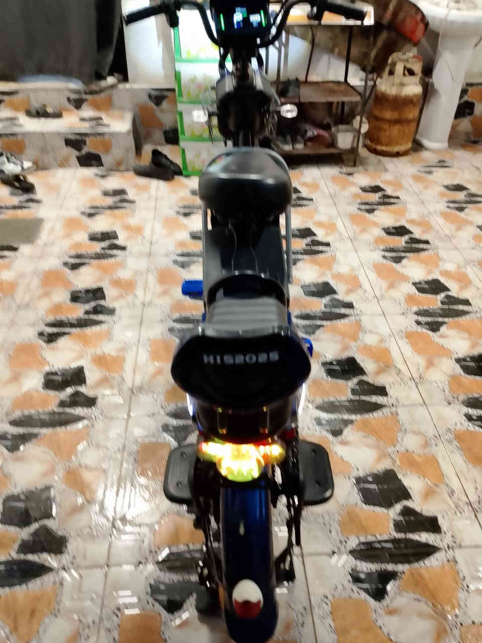 سلام عليكم دراجه شحن للبيع موديل 2025 مستخدم شهر فقط أخو جديد حجم 20 مابي أي عيب كلشي بي شغال 5 بطاريات بلادي سعر 500 ألف وبي مجال مكان كركوك غرناطة 
للتواصل ***********
