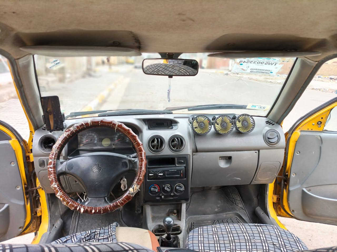 السلام عليكم
سايبه مديل 2014 رقم احمر ميسان 
راعيها بلعماره ماندله مكينه وكير جديد 
حداديه جديد تخم تاير جديد 
كهربائيات كلها شغاله 
ترايك وين ميعجبك 
وتكفلك سرقه وعشاير 
السعر 12ورقه وبيها مجال حك جيه 
العنوان بغداد الحسينيه مال راشديه 

الرقم  ***********
