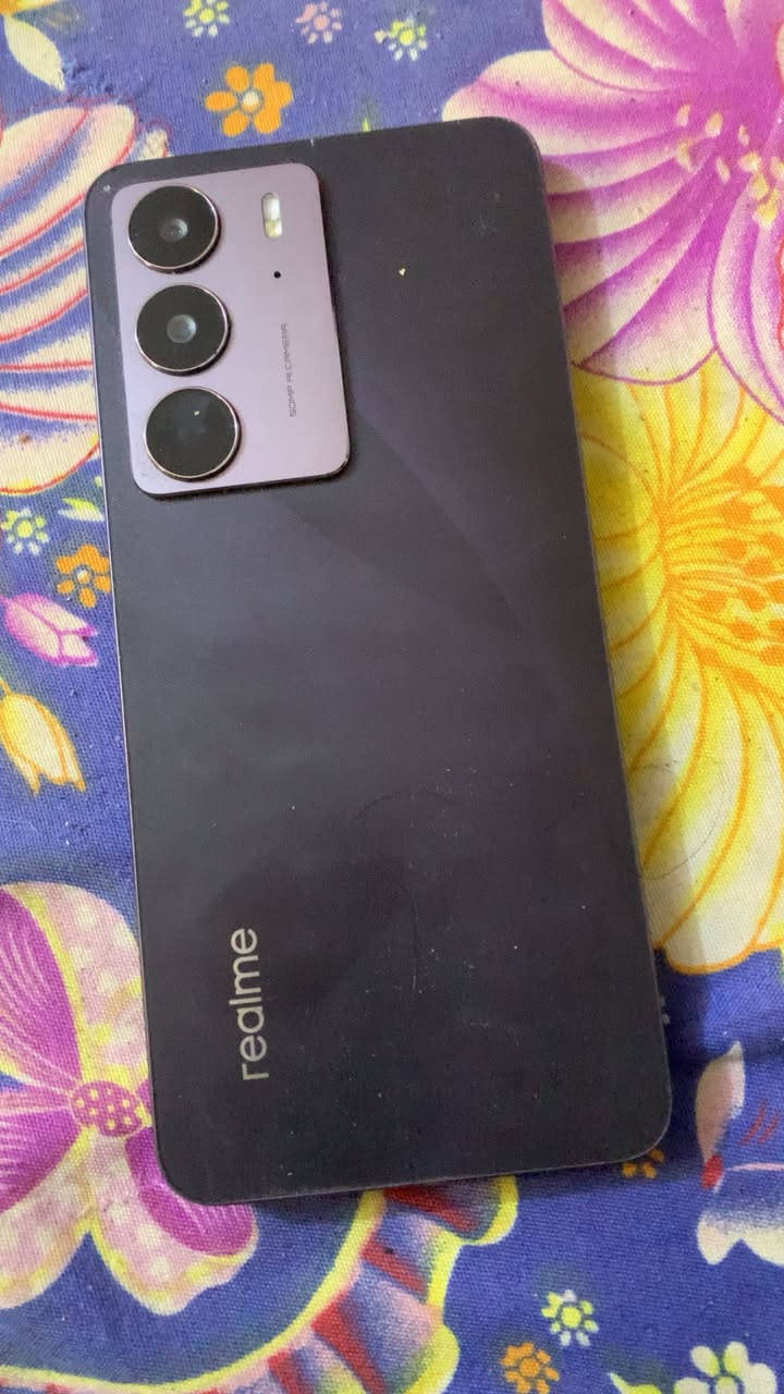 السلام عليكم ريلمي C75 نضافه فول ذاكره ٢٥٦
١٧٥ وبي مجال قليل مكاني بغداد شارع فلسطين ***********
