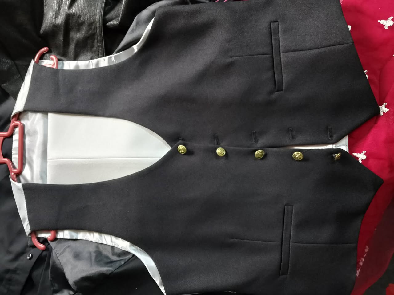 من رخصة الادمن قوط للبيع قياس48ملبوسات مرة وحدة فقط وحاليا مغسولة ومكوية مع كل قاط قميص قياسL


**إذا كنت صاحب هذا الإعلان وتريد حذفه لأي سبب، رجاءا أرسل رسالة إلى الدعم الفني**