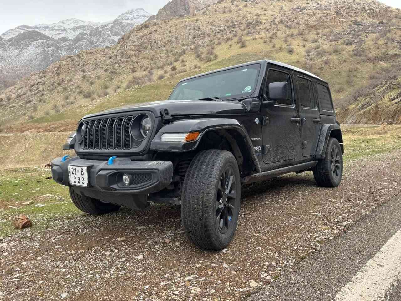 جیب رانگلەر سەحارا 

بۆ زانینی نرخ 
لایکی پەیج بکە و کۆمێت بکە نرخت پێدەگات 

بەنزین هایبرید کارەبا 
مەکینە ٢٠ تۆربۆ ٣٧٥ هۆرس پاوەر
٥٧ هەزار کیلۆ مەتر رۆشتووە 
دەبڵ ئەکسل سەقف کارەبا 
بێ بۆیاخ بێ تەعدیل تەنها شوختێکی بچوک بە ژير دەرگای سایەقەوەیە 
دۆسە کارەبا
رەقەم سلێمانی 
کوشن جلد
تەبرید مەرکەزی
ئەپڵ کارپلەی ئەندرۆید ئۆتۆ
لاید لید و زینۆن

سەیارەکە لە سلێمانییە

ژمارەی خاوەنی 
***********
