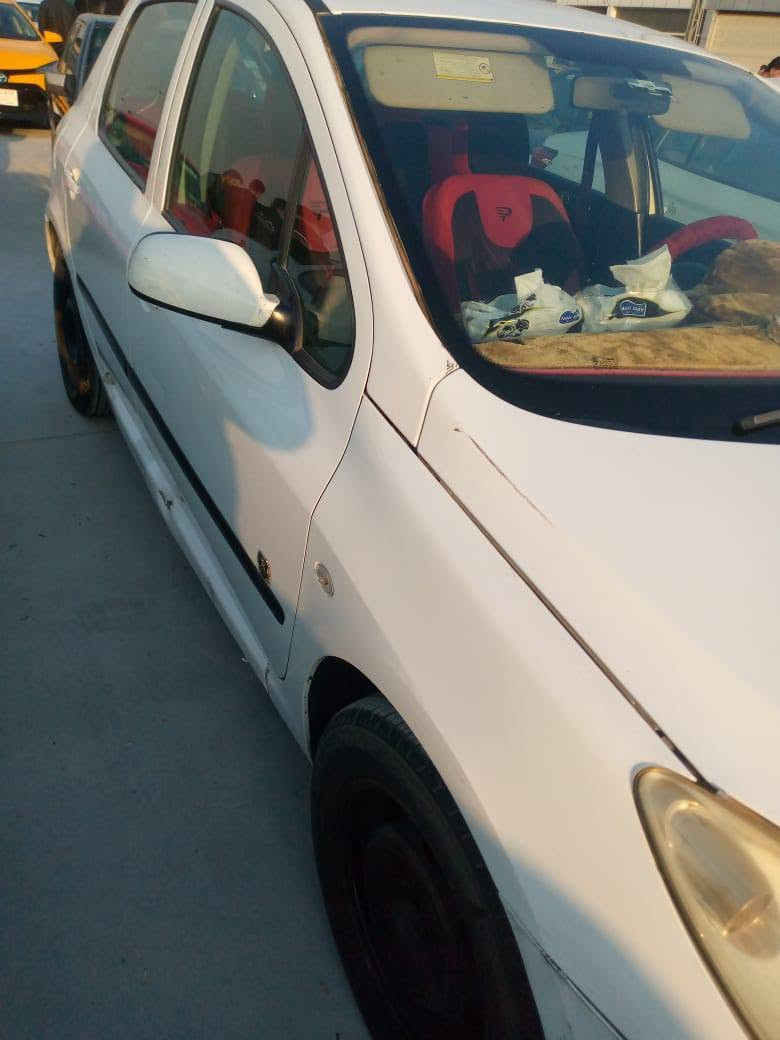 بيجو 307 فرنسي موديل 2006 كركوك
 مشروع وطني 2027 
سنوية 27
السيارة تحويل ثاني يوم 
صدر امامي خلفي جديد
كير اوتو
تبريد
تدفئه
شاشه اندرويد
سنتر لوك
محرك مابيه عيب
بطاقة بانزين 
بيه بوند صبغ وقليل من الدوسات
سيارة بلاديه مالبيت ما ملعوب بالكهربائيات 
سعر 58 بيه مجال 
عنوان كركوك  ***********
