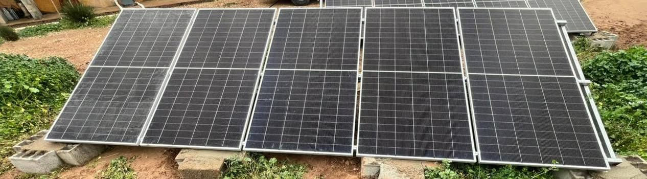 اليوم الثلاثاء الموافق 17/03/2026
تم بعون الله إكمال نصب  وتشغيل منظومتين للطاقة الشمسية في #قضاء #بلدروز. 
* المنظومة الأولى_ تجهز 8 أمبير نهارا  6 أمبير ليلا وتتكون المنظومة من:-
1-ألواح شمسية عدد 4 قدرة اللوح الواحد 640 واط
2- بطارية نوع ليثيوم قدرتها 5 كيلو واط
3- أنفيرتر  قدرته 6 كيلو واط
4- بورد خاص بالمنظومة متكامل الحماية
5- هيكل حديد مغلون مقاوم للصدا
* المنظومة الثانية_ تجهز 6 أمبير نهارا  4 امبير ليلا
1-ألواح شمسية عدد 3 قدرة اللوح الواحد 640 واط
2- بطارية نوع ليثيوم قدرتها 2.5 كيلو واط
3- أنفيرتر قدرتة 4.5 كيلو واط 
4- بورد خاص بالمنظومة متكامل الحماية
5- هيكل حديد مغلون مقاوم للصدا
#ملاحظه: لانعمل ببطاريات التجميع الرديئة

بإدارة عمر ياسين 
وحسن سالم
للأستفسار أكثر الأتصال او مراسلة الأرقام  التالية. ‏
***********
***********
