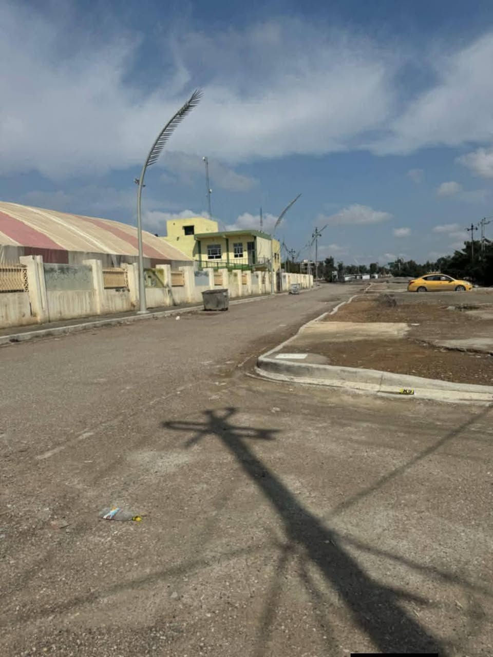 سلام عليكم 
البيت البيع 100 متر قاطين+ واجهه 7 طابو زراعي سند 25 
العنوان ديالى بعقوبة 7 نيسان  خلف كلية التربية اساسية مباشر كان مأجر ب 500 الف حالين فارغ البيت فقط البيع  
 استفسار اتصل ***********
