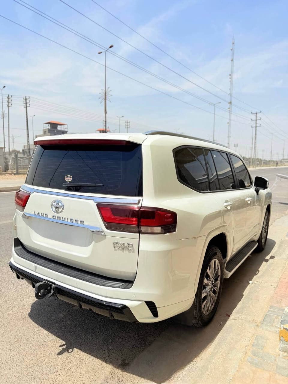 السلام عليكم 
لاندكروز 2024 لمتد GXR LIMITED
تنفس طبيعي مكينة 4000 
مغلفة ppf + دوشمة داخل لاندكروز 
٤ كاميرات + شاشات خلفية 
فول مواصفات 1/1 رقمها حلو بغداد بأسمي
مكفولة ماخذها زيرو ع ايدي 
ماشية 28,000km كيلو متر جديده 
السعر 675$ وبيهه مجال بسيط للشراي 
مكان السيارة كربلاء المقدسة  
الرقم / اتصال + واتساب : *********** كربلاء, العراق
