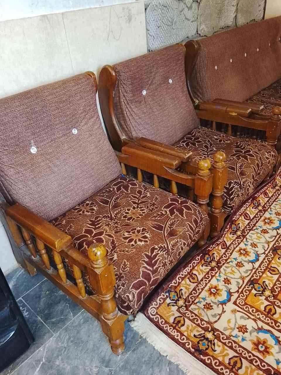 السلام عليكم تخم 10مقعد نضيف  للبيع مكاني كراده داخل رايده ب250وبيه مجال ***********
