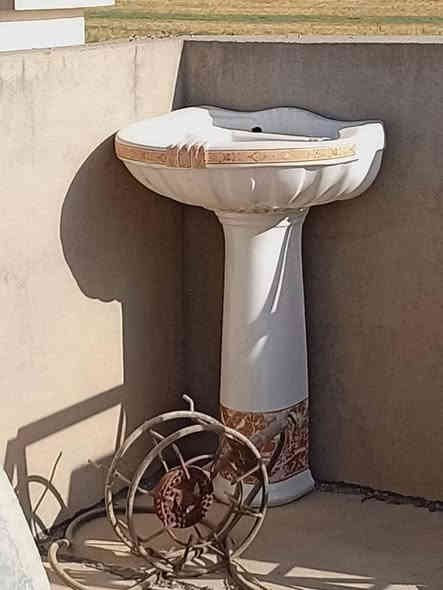 للبيع بسعر مناسب باب صاج اصلي مستعمل شهر جديده هاذ رقم الواتساب صاحبه مو مالتي ***********. كالار
