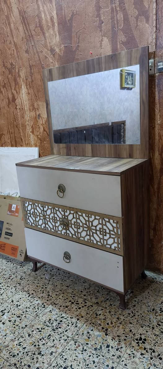 غرفه تركيه كلش نضيفه كامله نقص بس ضهر. سعر ب175مكان الحيانيه قرب سوك تئميم رقم ***********
