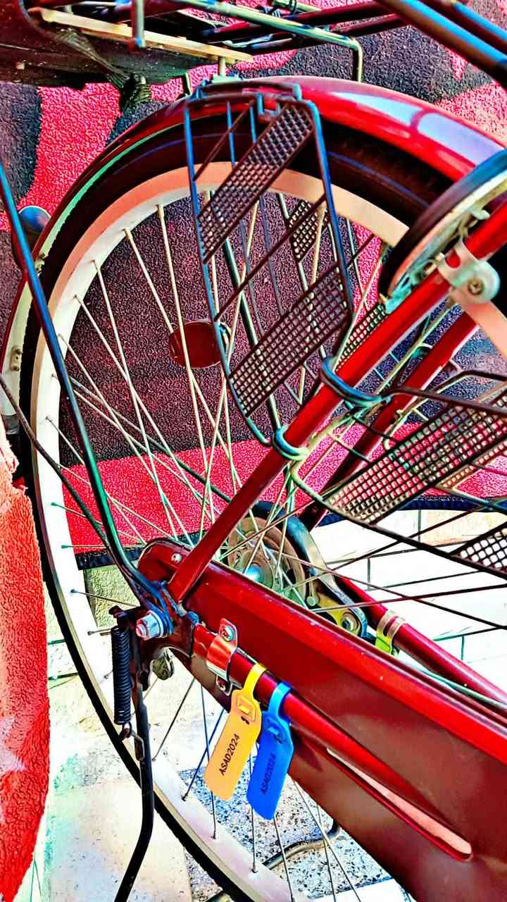 سلام عليكم باسكل للبيع حلو ونضيف كلش الباسكل جديد مكفول كفاله عامه الجاملق عندي ضامه السعر 150 وبيه مجال  الباسكل حاويه للشراي الستفسار علا الرقم واساب (‏‪***********‬‏)  مكلف بل نشر مكاني ناصريه قضاء قلعه سكر
